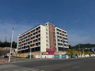 人生当有一套学区现房，精彩生活自此展开